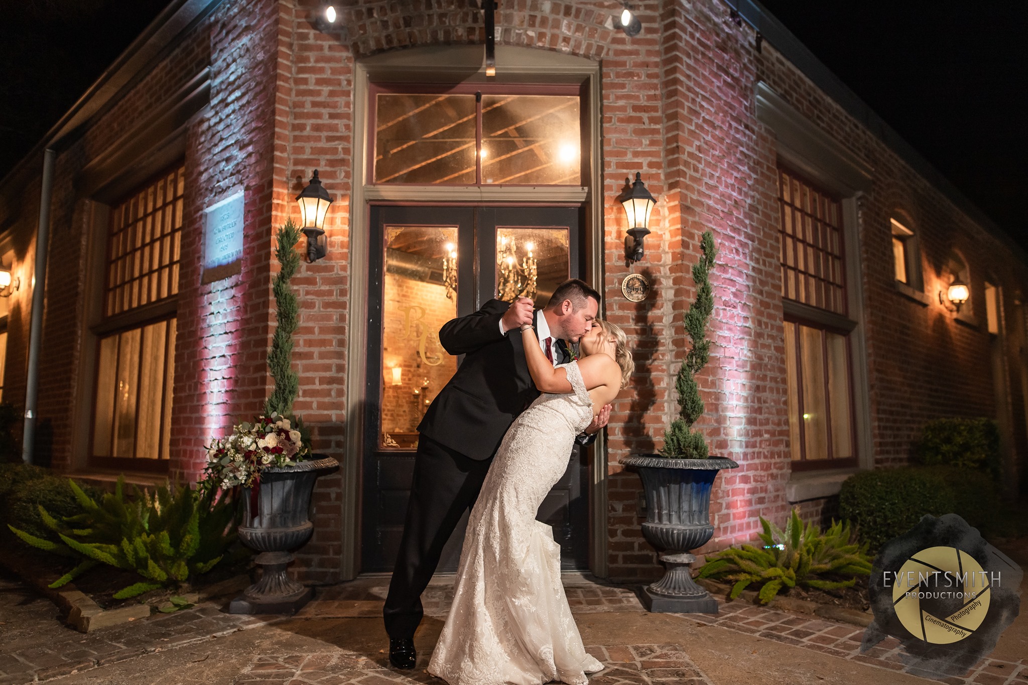 17 Best Small Wedding Venues In Houston Texas Blog Allheartphoto Com   Butlers Courtyard Houston Wedding Venues 004 